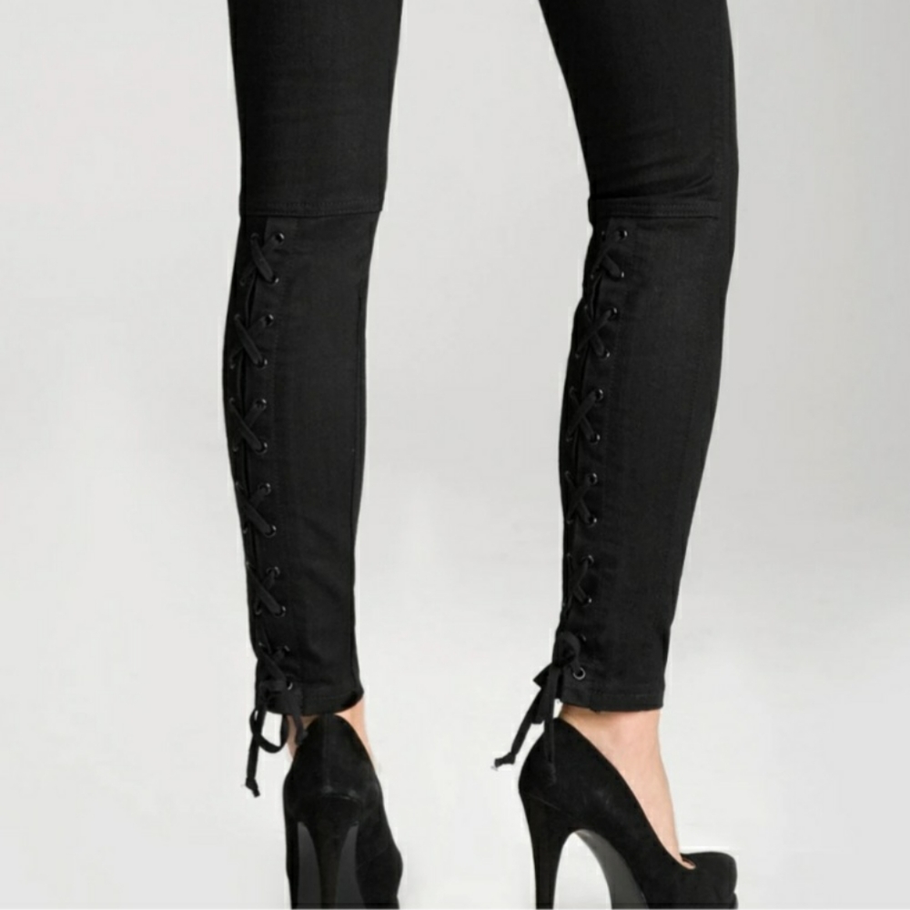 NWOT Guess Power Skinny Fit